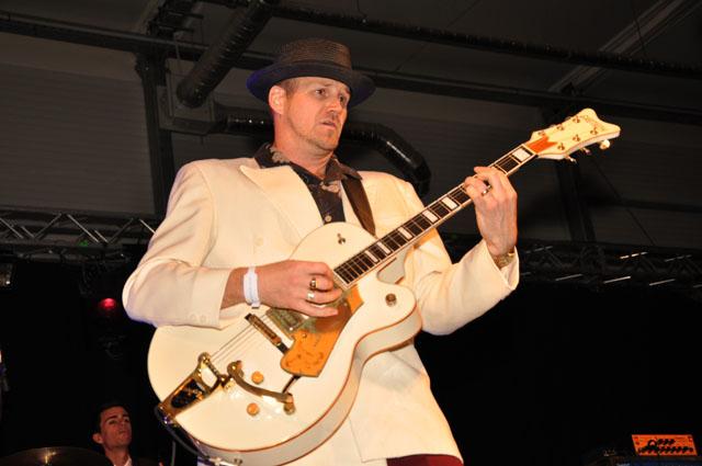 min 2011 07 02 tours rock 200